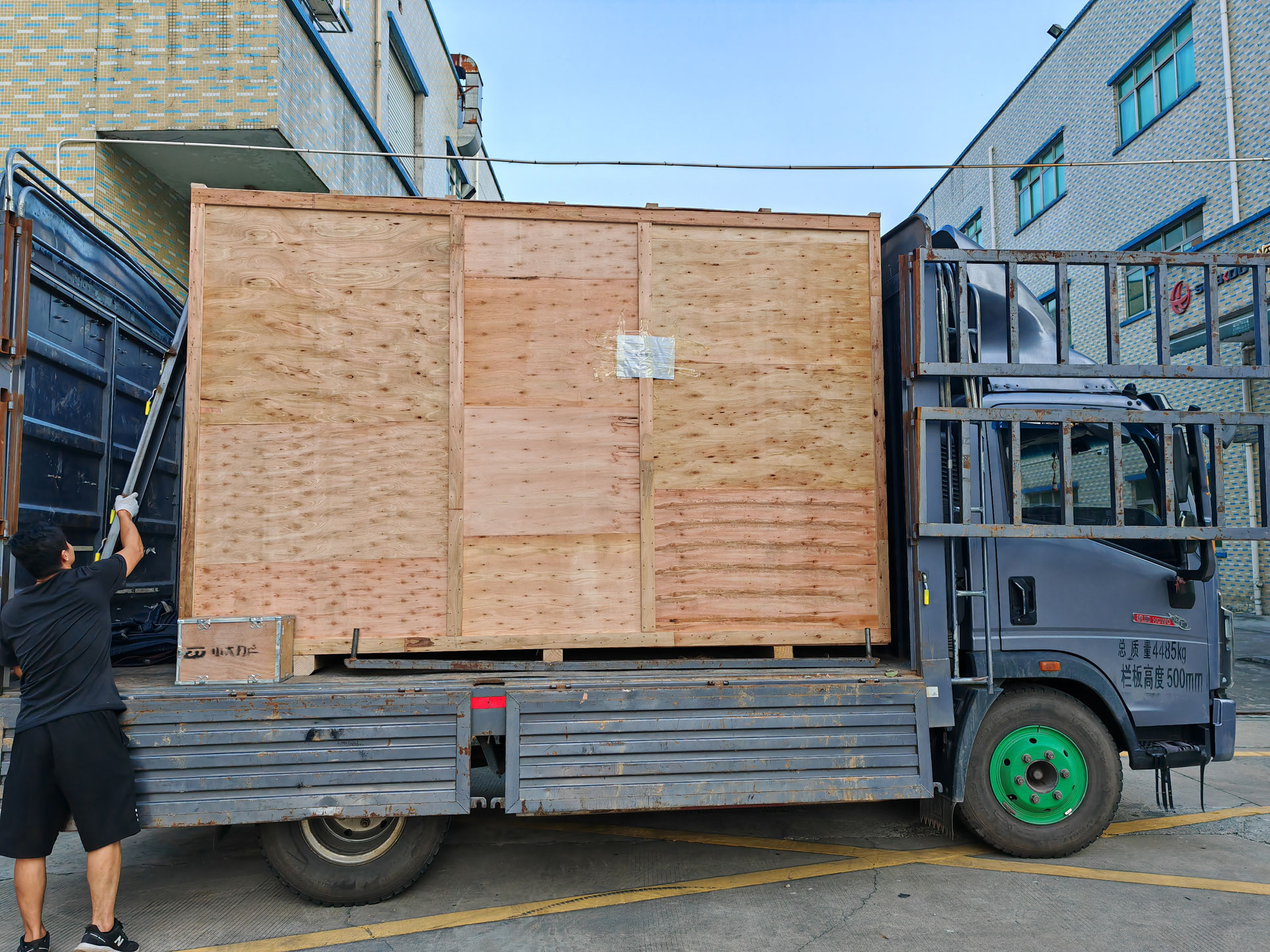 某集成電路廠家,訂購(gòu)全自動(dòng)高精密減薄機(jī)(圖2) 1.jpg